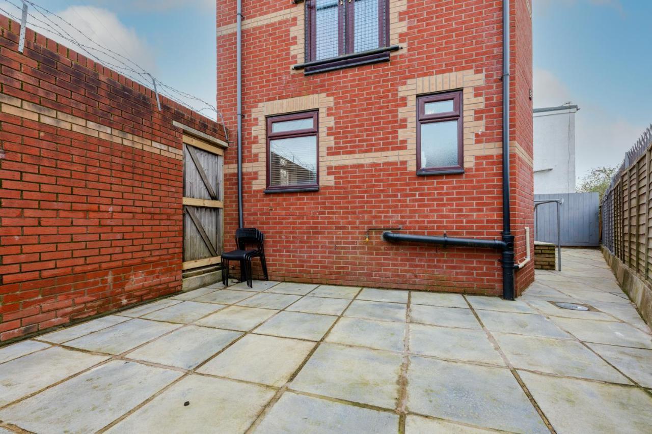 Stayright- 2 Bedroom House, Centrally Located & Close Walk To City Centre Cardiff Exteriör bild