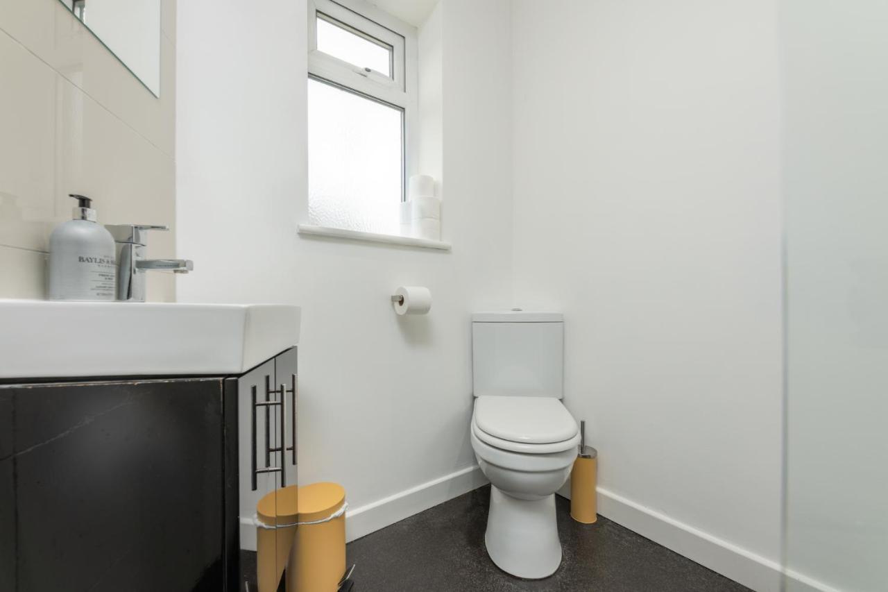 Stayright- 2 Bedroom House, Centrally Located & Close Walk To City Centre Cardiff Exteriör bild