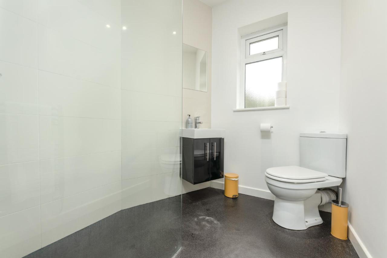 Stayright- 2 Bedroom House, Centrally Located & Close Walk To City Centre Cardiff Exteriör bild