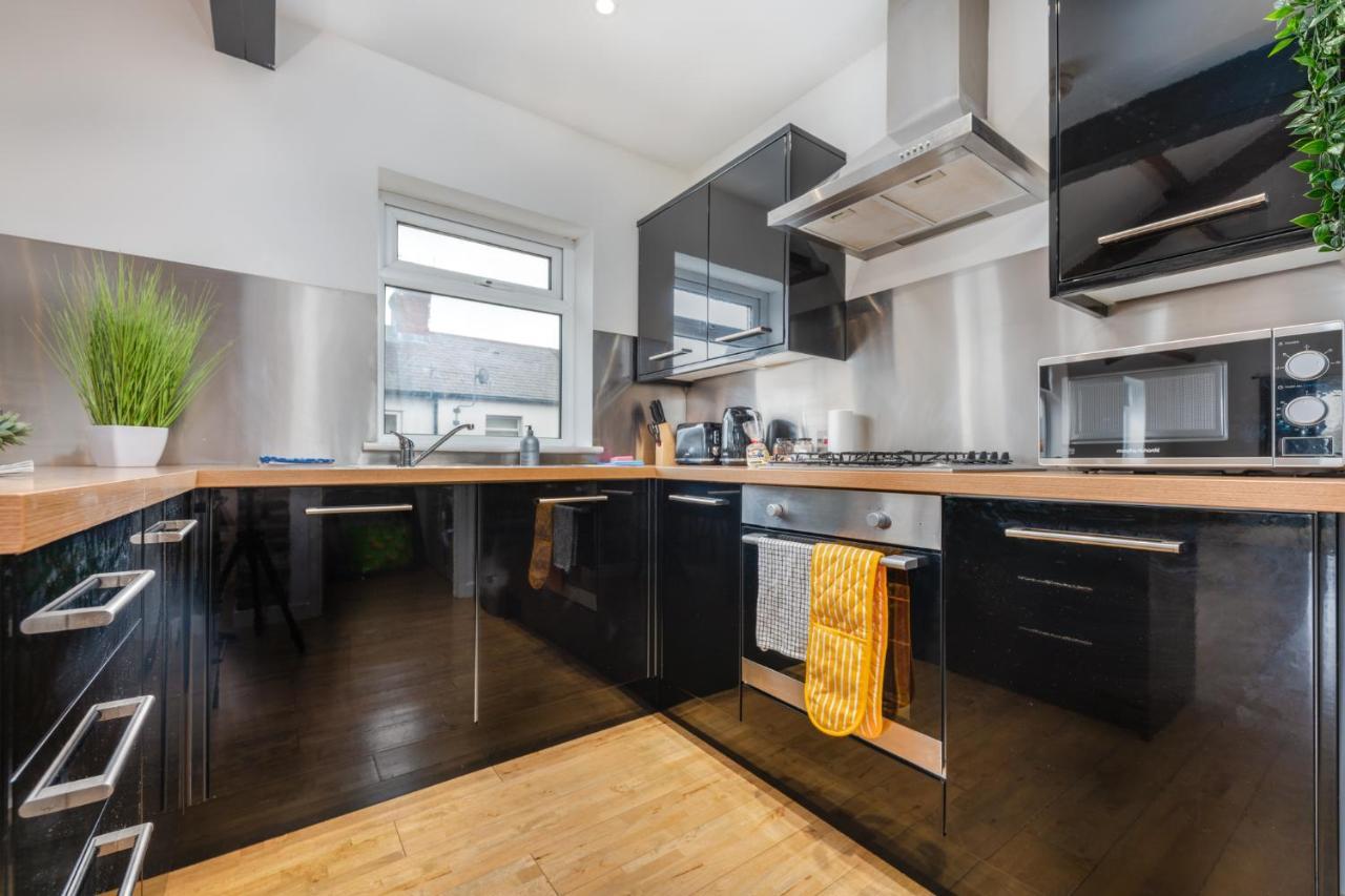 Stayright- 2 Bedroom House, Centrally Located & Close Walk To City Centre Cardiff Exteriör bild