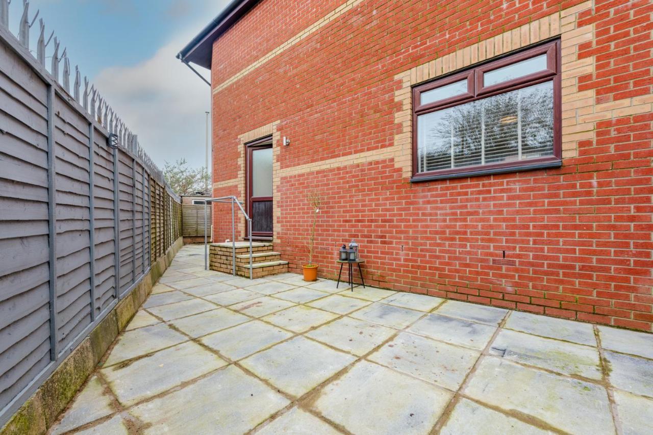 Stayright- 2 Bedroom House, Centrally Located & Close Walk To City Centre Cardiff Exteriör bild